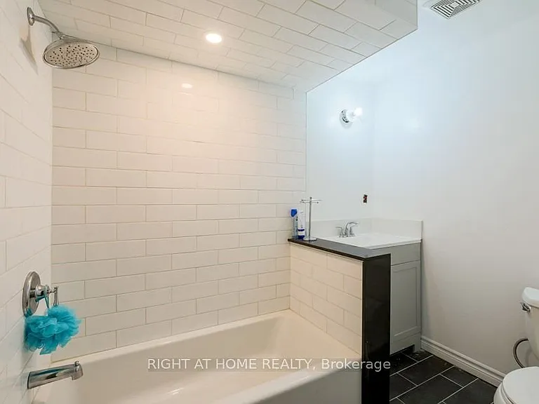 58 Park St — Photo 16