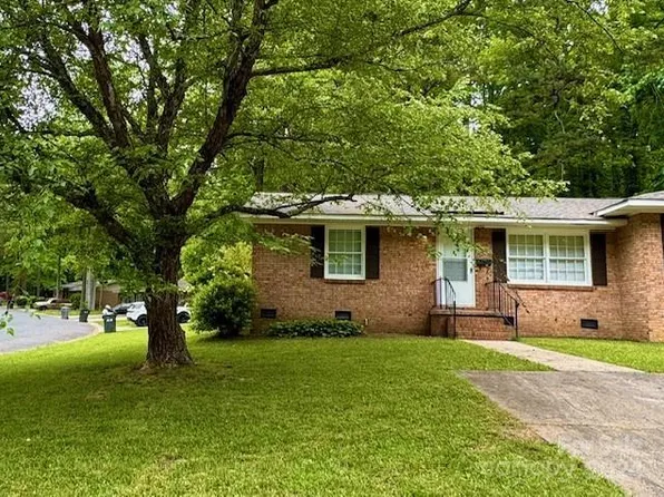 4626 Highlake Dr, Charlotte, NC 28215