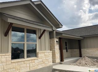 1051 Cash Ln, Canyon Lake, TX 78133