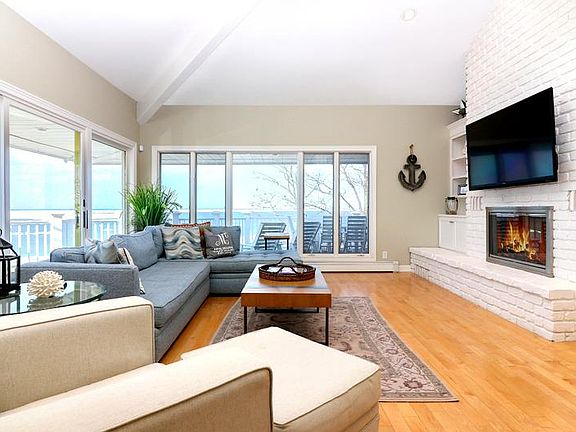 2nd image of 9471 Whispering Sands Dr