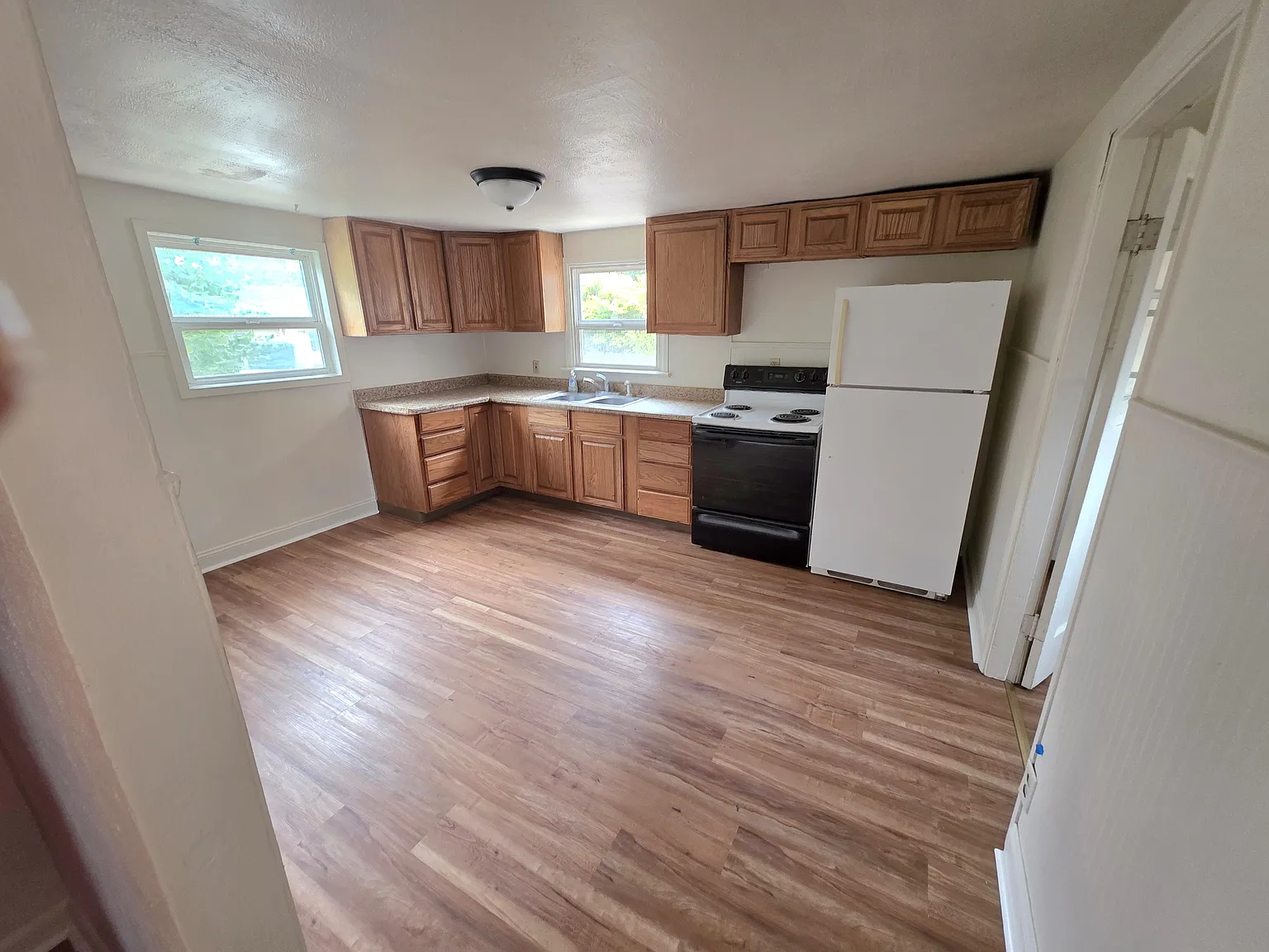 3 bed, 1250 sqft, $1,875 — Photo 2