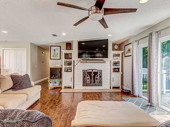 2nd image of 3306 Shenandoah Dr W