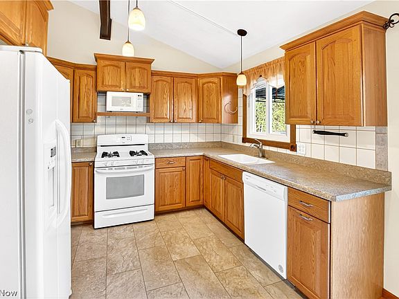 5th image of 889 Pennys Dr