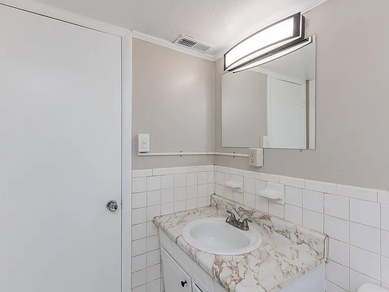 702 Townside Rd SW — Photo 19