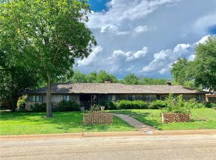 1504 Sycamore St, Breckenridge, TX 76424