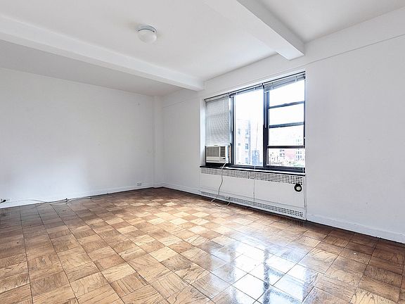 3rd image of 108 E 38th St APT 808