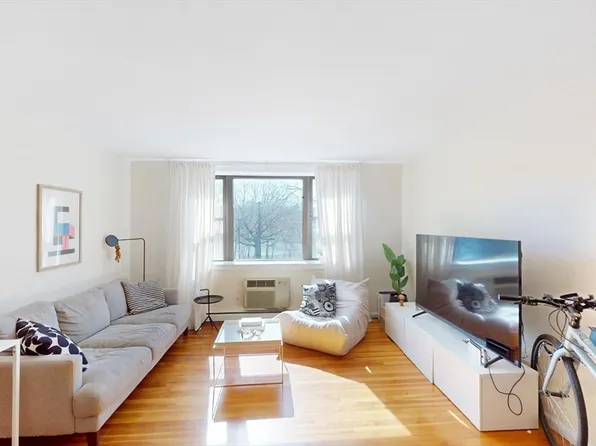 70 Jamaicaway APT 9, Boston, MA 02130