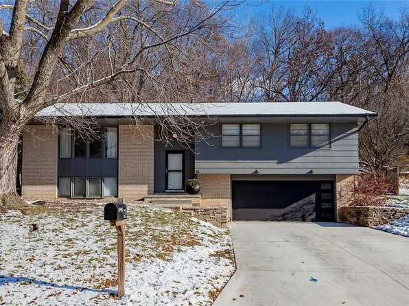13 SW 52nd St, Des Moines, IA 50312