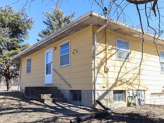2nd image of 306 E Highway 124 APT B