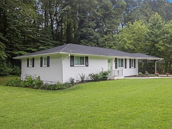 2nd image of 1595 Moncrief Cir