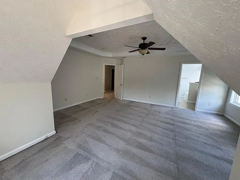 504 Thames Cir — Photo 65