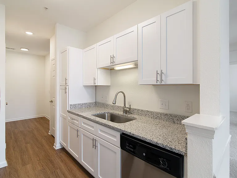 Avemore Apartment Homes — Photo 30
