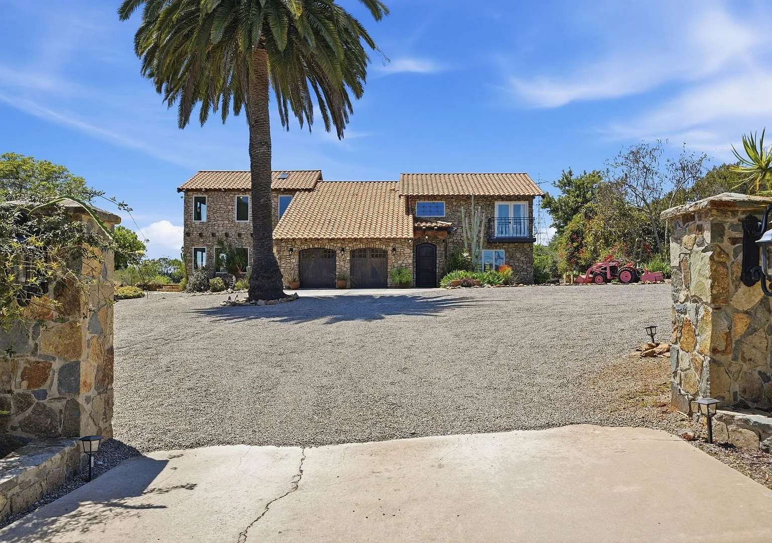 Luxury Custom Remodeled Home with Ocean & Mesa Views on 4.4 Acres in Elfin Forest Private Resort-... — Photo 2