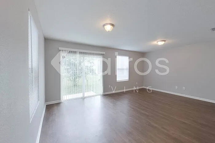 3 bed, 2.5 bath, 1409 sqft, $1,725 — Photo 2