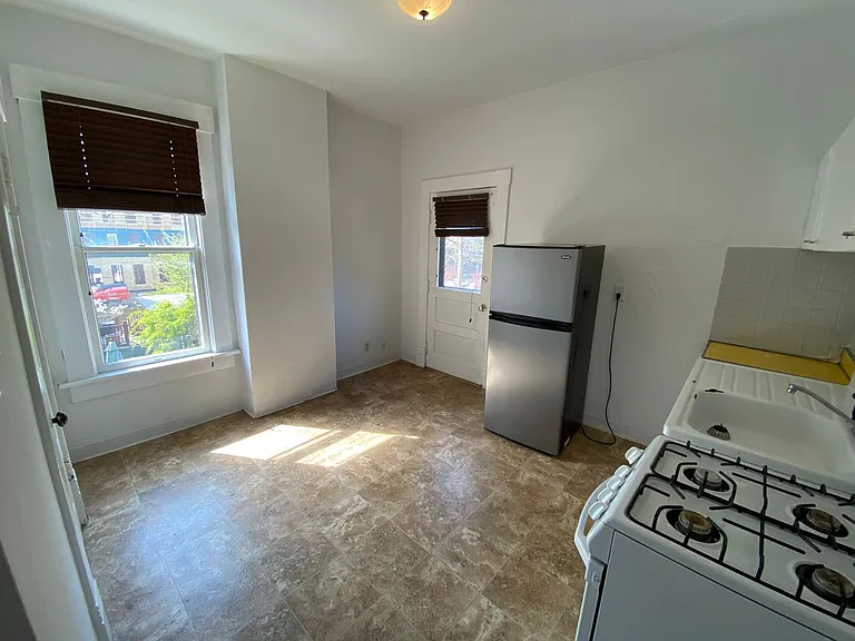 W 4th Ave 486 TNB — Photo 5