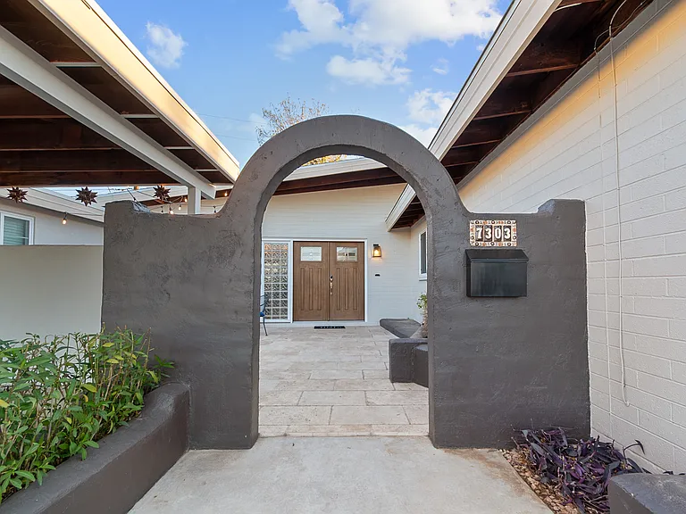 7303 E Cypress St — Photo 35