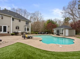 299 Webster Woods Ln, North Andover, MA 01845