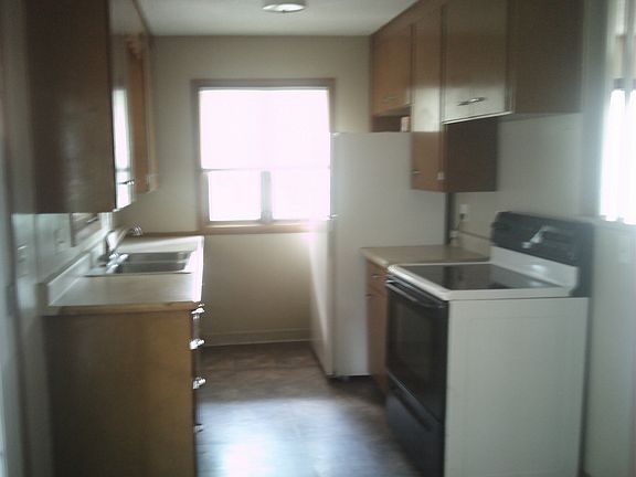 4th image of 440 S Fisher St