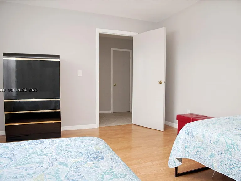 722 SE Thanksgiving Ave — Photo 29