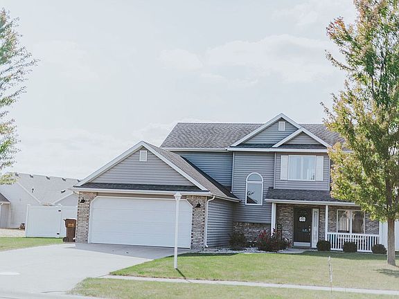 4th image of 1610 Greenfield Ln