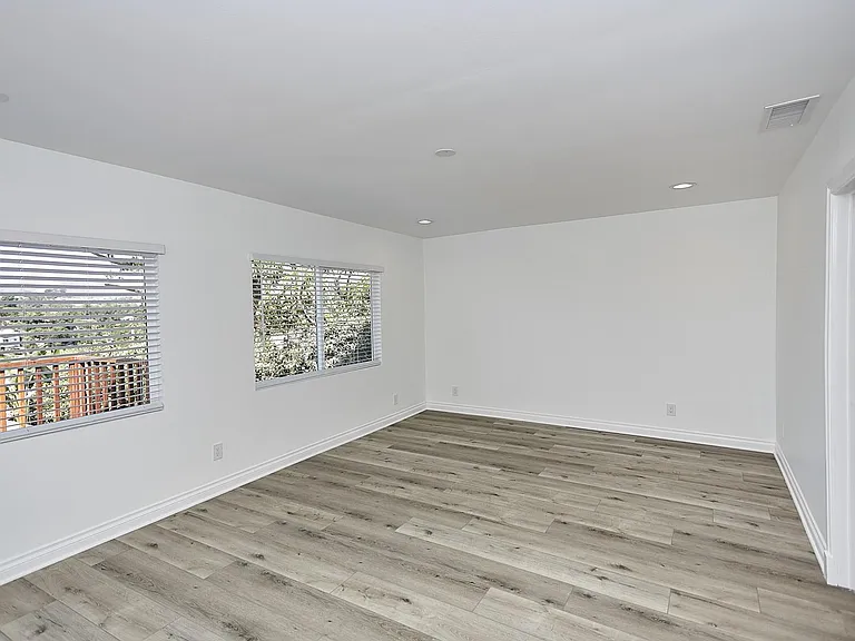 1603 Sargent Pl — Photo 13