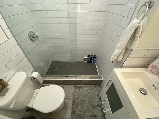 Rented by Capri Jet Realty Corp | media 23