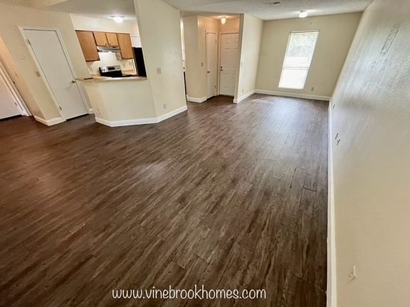 3rd image of 111 Celestin Ct