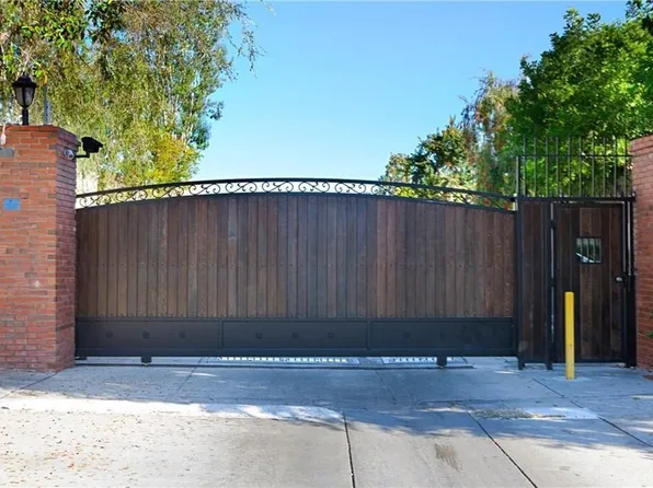 1101 W Macarthur Blvd, Santa Ana, CA 92707