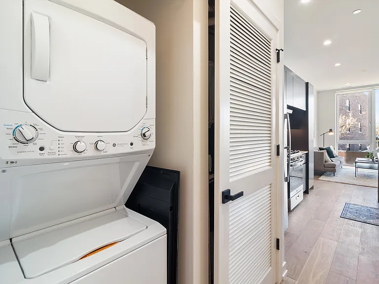 4513 N Clark St #505 — Photo 9
