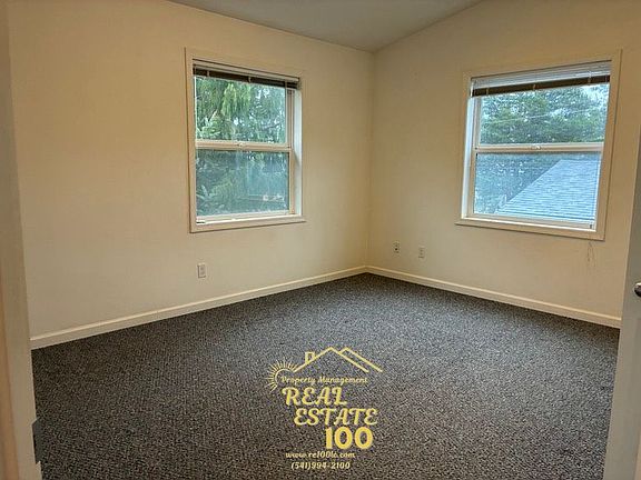 5th image of 838 SE Oar Ave