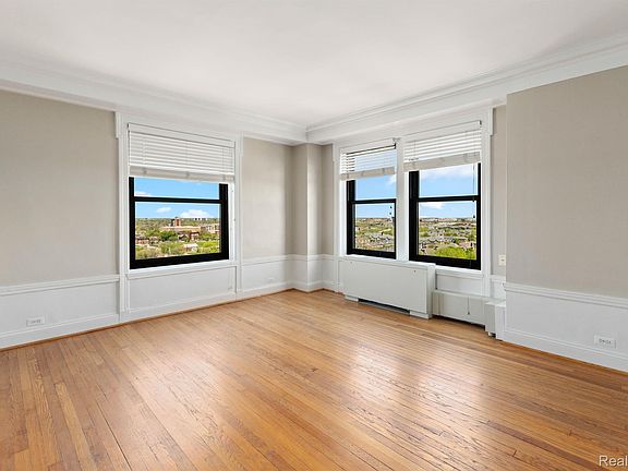 2nd image of 15 E Kirby St APT 1229
