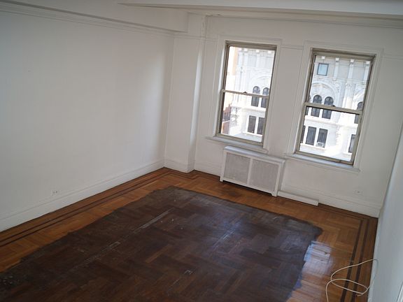 4th image of 310 W 72nd St #15H