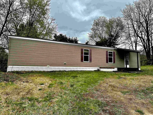 52852 York Hills Dr, Middlebury, IN 46540