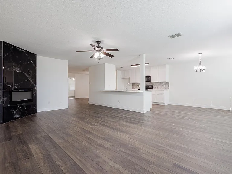 3901 Kathryn Way — Photo 6