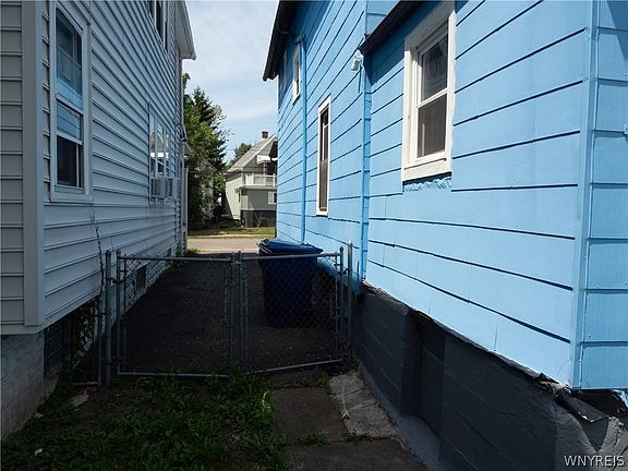4th image of 109 Roesch Ave