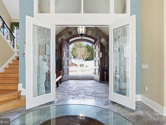 4th image of 11940 River Rd