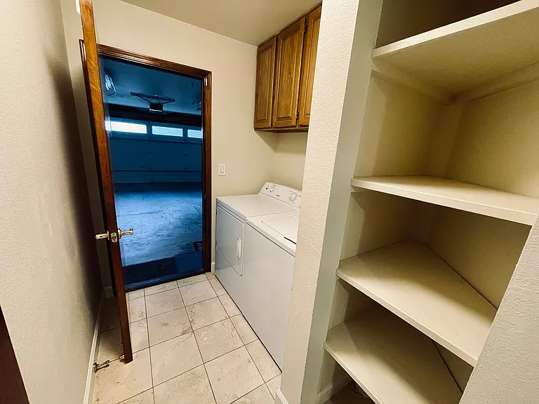 2 Greenbrier Ct — Photo 29