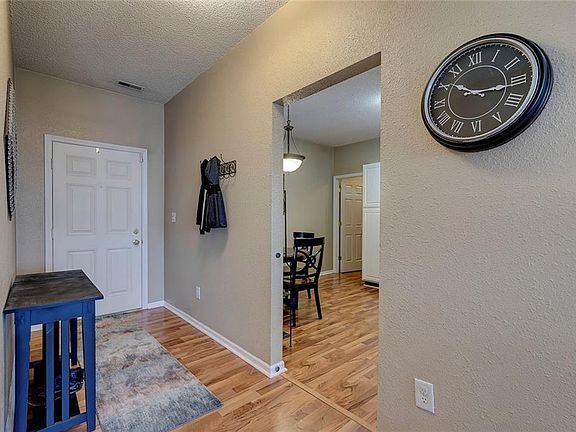 4th image of 12167 Inside Trl