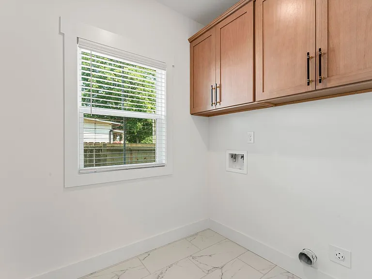 217 S Porter St — Photo 22