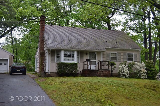 1st image of 184 Irving St