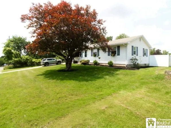 55 Vinnie St, Jamestown, NY 14701