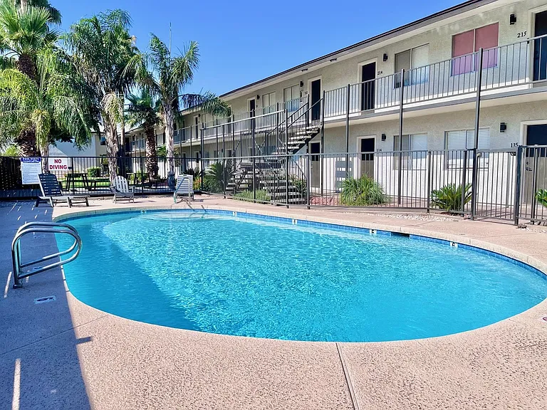 Mojave Apartments — Photo 29