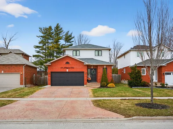 122 Hollybush Dr, Hamilton, ON L8B 0P1