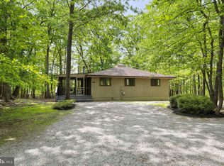65 Pathfinder Ln, Hedgesville, WV 25427