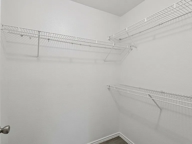 Avonmora Apartments — Photo 12