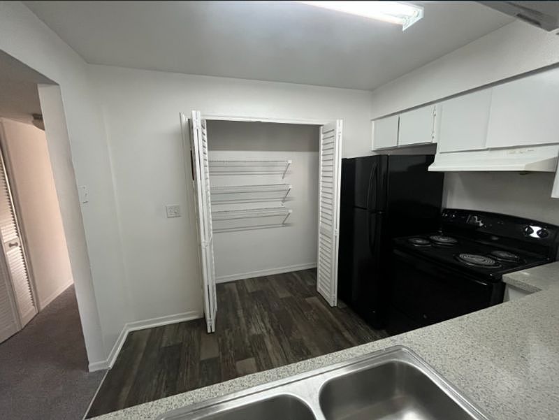 1st image of 305 W Grant St APT C6