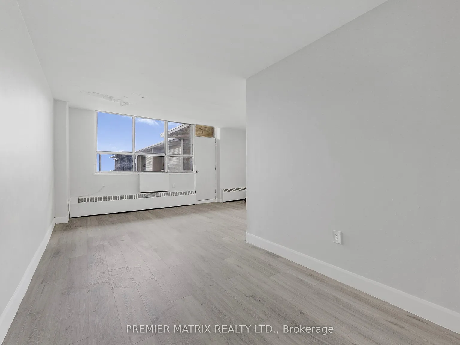 Centennial Tower — Photo 4