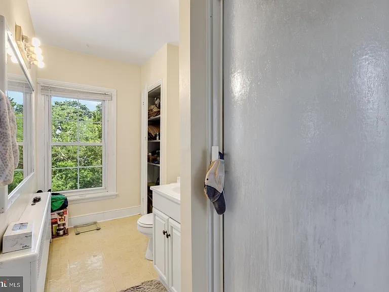 350 Green Ln #2R — Photo 11