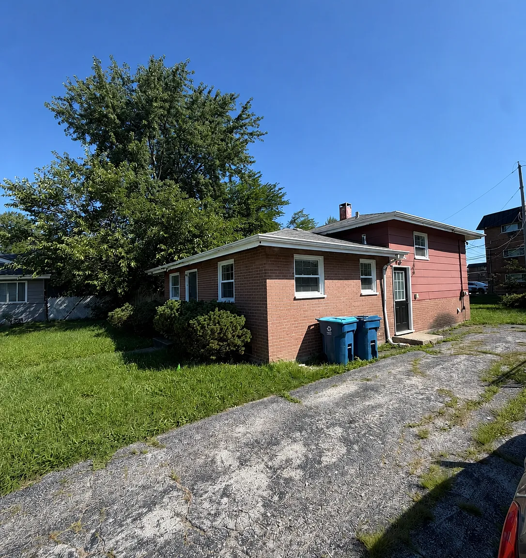3 bed, 1000 sqft, $1,850 — Photo 3