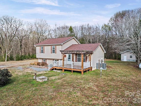4th image of 1006 Speer Dr